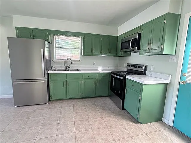 3 bed, 1.0 bath, 1280 sqft, $1,150 — Photo 4