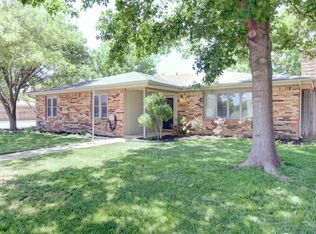 8806 Geneva Dr, Lubbock, TX 79423