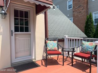 14 Idar Ct UNIT B, Greenwich, CT 06830