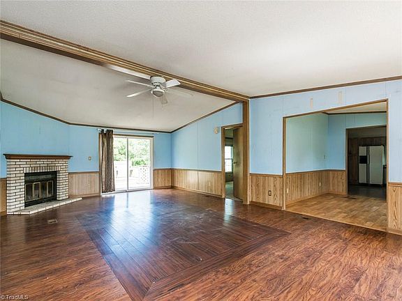 4th image of 7705 Stonewood Dr