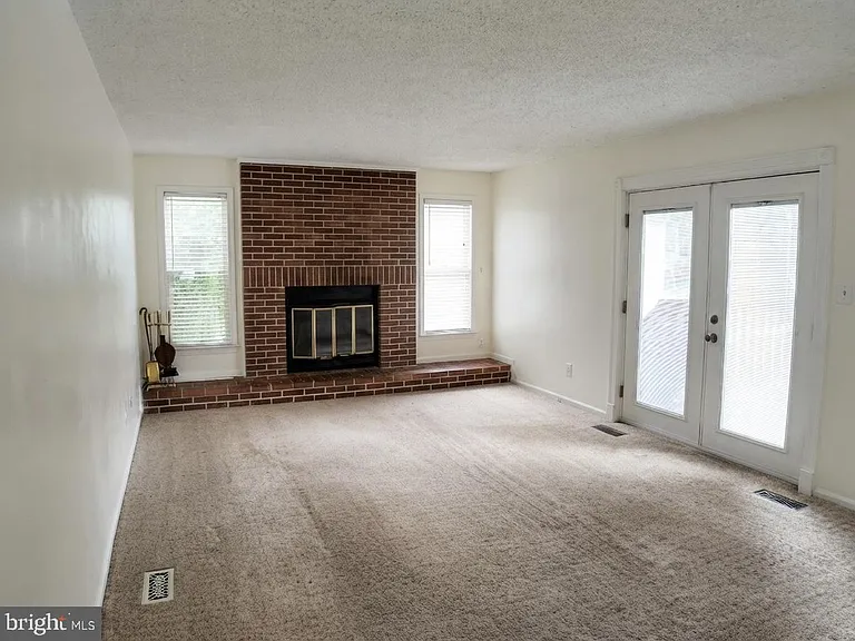 5 Hunters Ct — Photo 6