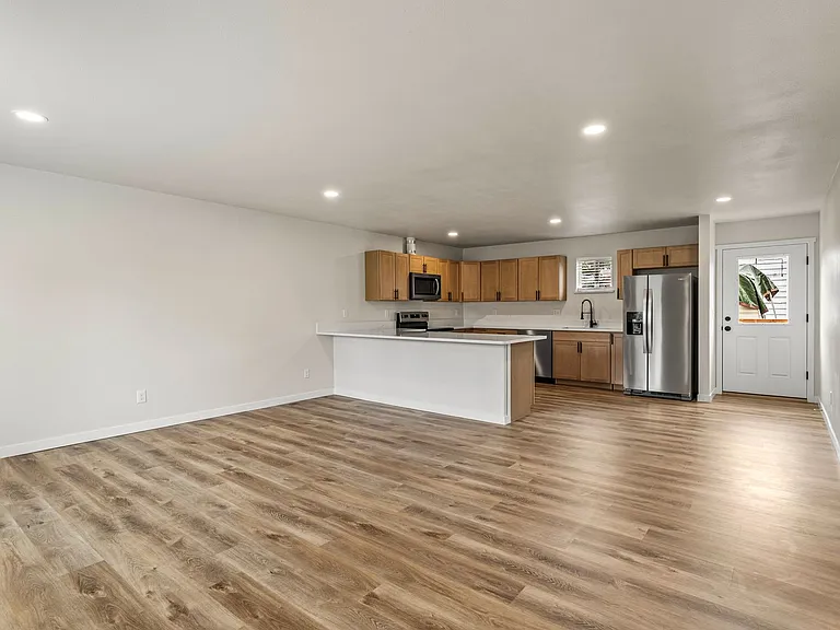 1302 S 14th Ave — Photo 12
