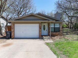 1401 Gibbins Rd, Arlington, TX 76011