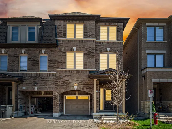 13 Lavinia Rd, Brampton, ON L6P 4N7