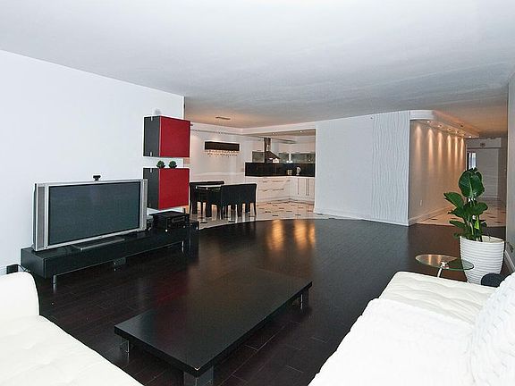 4th image of 1300 Crystal Dr #805