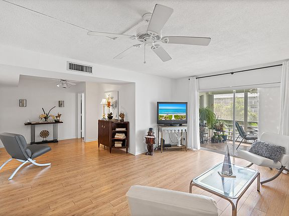 3rd image of 25 SE 13th Street #B3