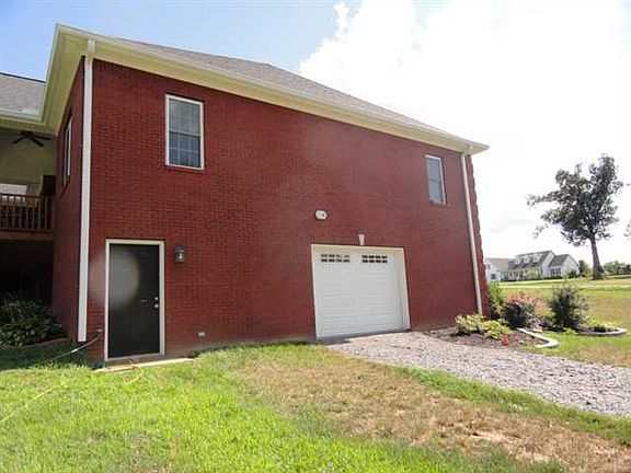 3rd image of 82 Northridge Dr