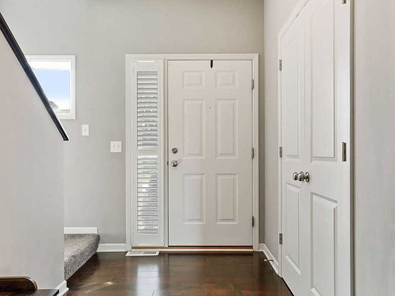 2nd image of 10908 Retreat Ln