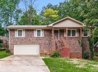 904 Glen Valley Dr, Birmingham, AL 35206