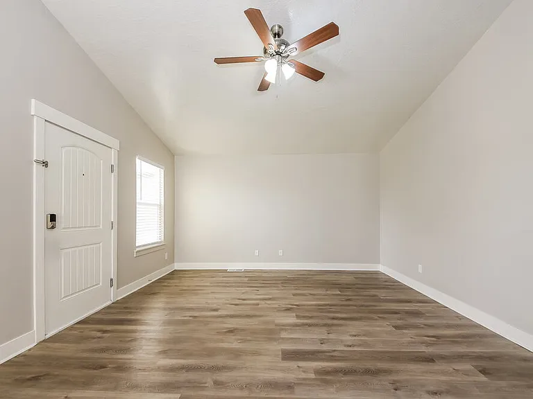 1791 E Tumwater Ln — Photo 4
