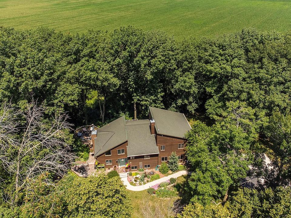 1st image of W384N7401 Cottonwood COURT