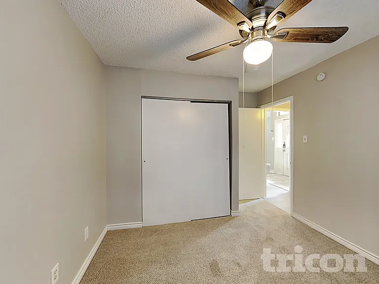 2758 Briar Hill Dr — Photo 15