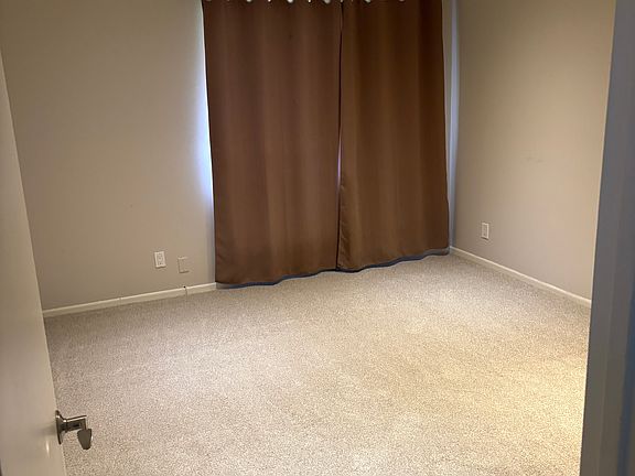 5th image of 868 Highland Dr APT 1