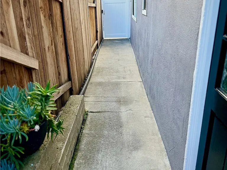 437 Cypress Dr #A — Photo 11