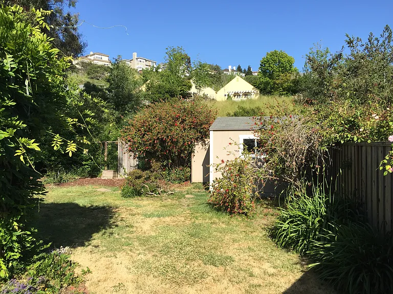 118 Leland Way — Photo 9
