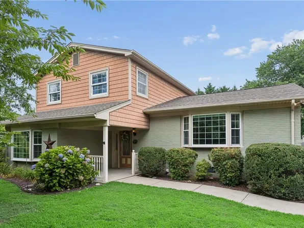 100 Cardinal Ln, Yorktown, VA 23693