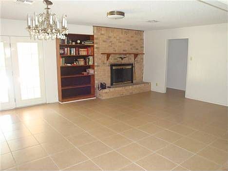 3rd image of 3017 Creasey Dr