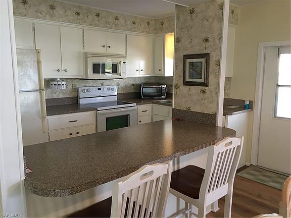 5th image of 3354 Rainbow Ln