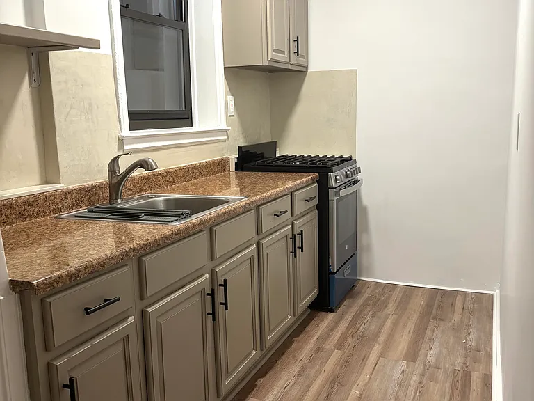 172 Ludlow St #1B — Photo 5