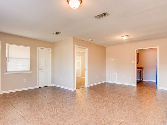 4th image of 2805 Prince St #1d97bd631