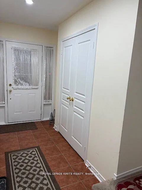 11 Curran Hall Cres