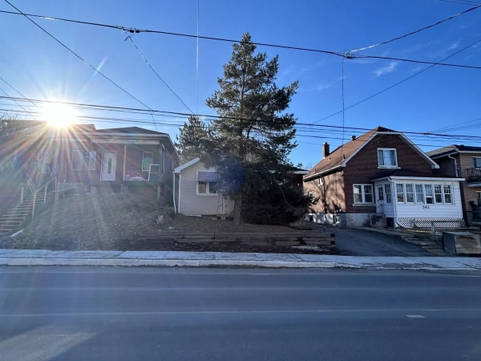 341 Melvin Ave Greater Sudbury — Photo 1