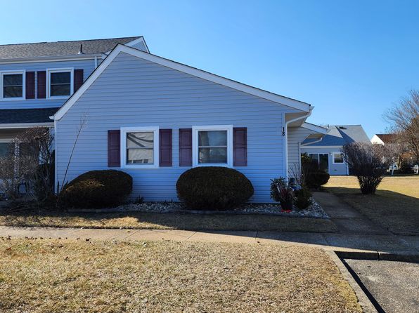 18 Mediterranean Court, Barnegat, NJ 08005