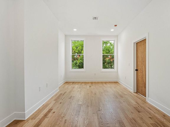 4th image of 525 Washington St Suite 1