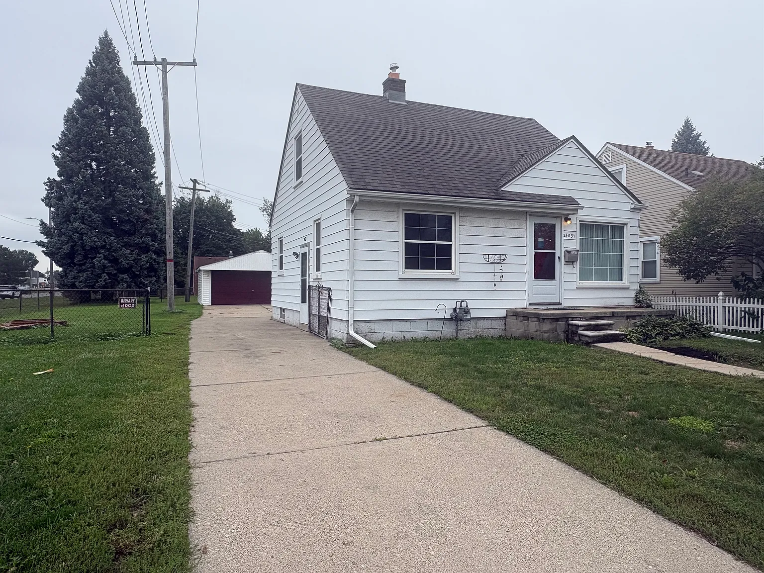 3 bed, 910 sqft, $1,600 — Photo 1