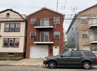 17 Grant Ave, Jersey City, NJ 07305