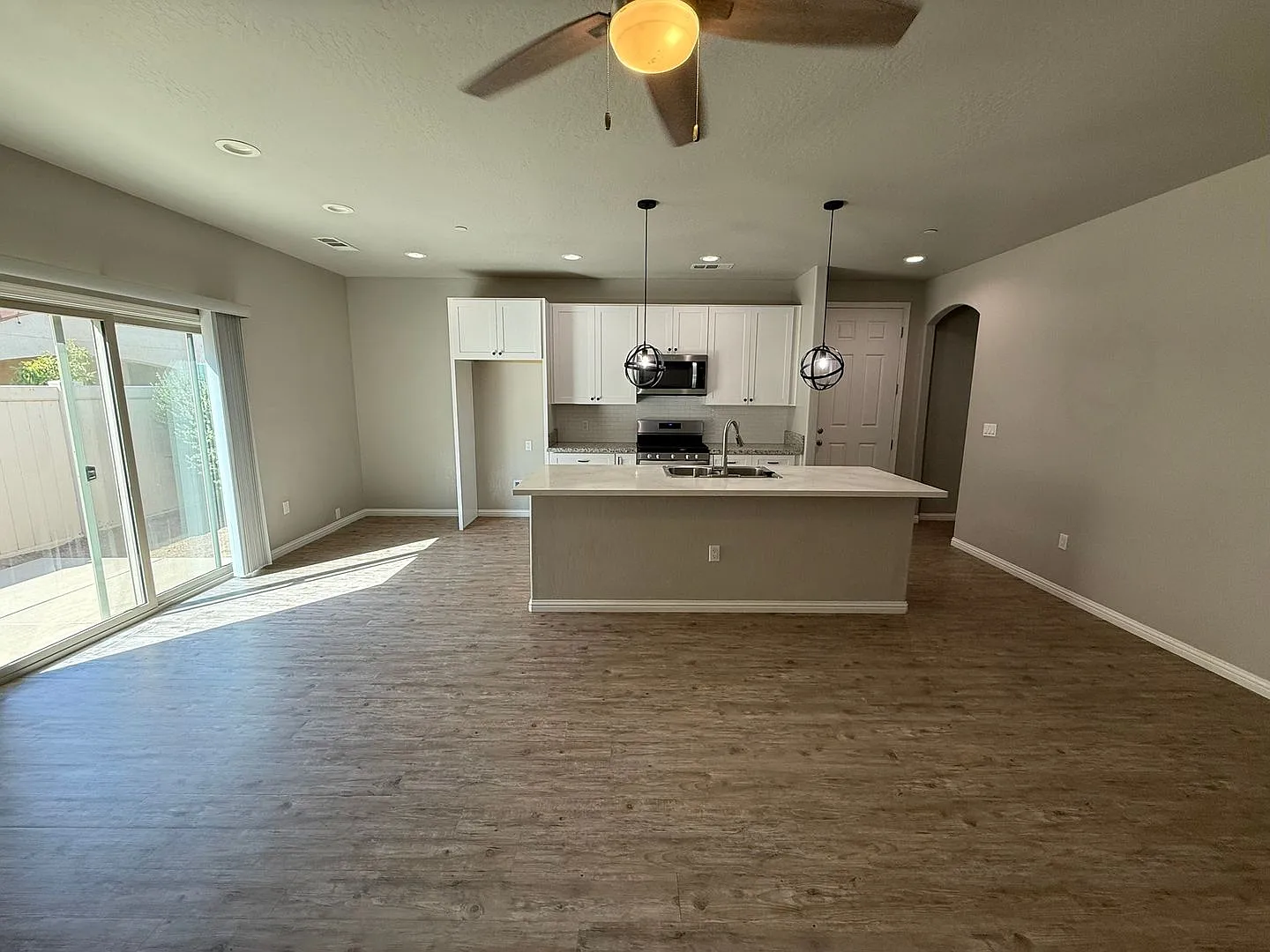 Highly desired SW neighborhood — Photo 4