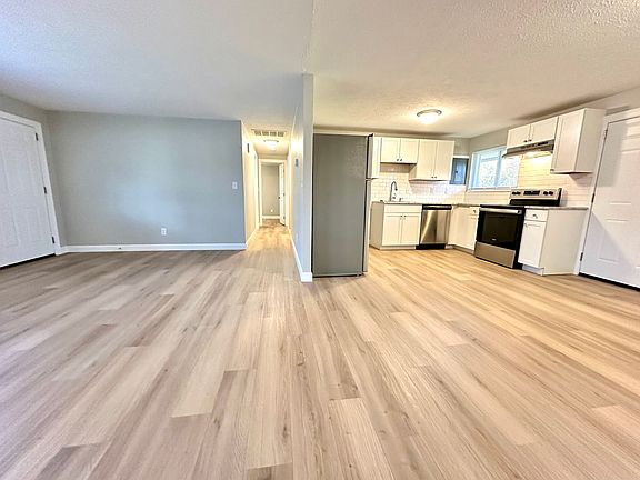 5th image of 305 Primrose Ln