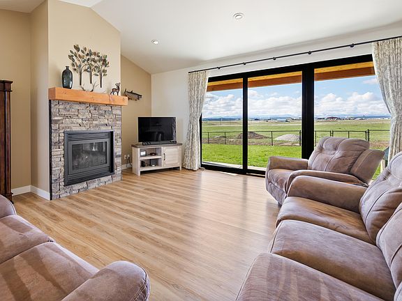 5th image of 105 Diamond Ln