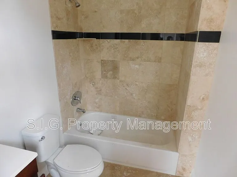 10215 Tujunga Canyon Blvd #106 — Photo 12