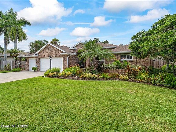3rd image of 2372 Woodfield Cir