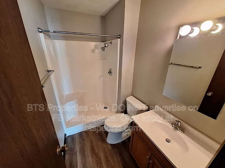 412 N Highland St #4 — Photo 2