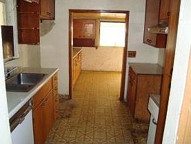3rd image of 1342 W Mill St