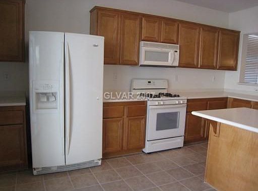 6048 Calumet Point Kitchen
