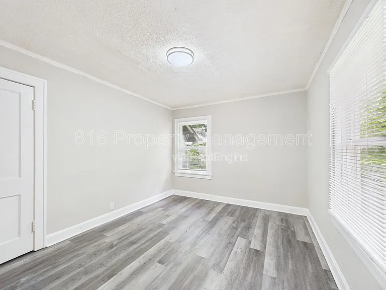 5636 Garfield Ave — Photo 16