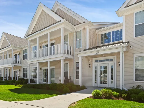 823 Center Meadow Lane #823, Danbury, CT 06810