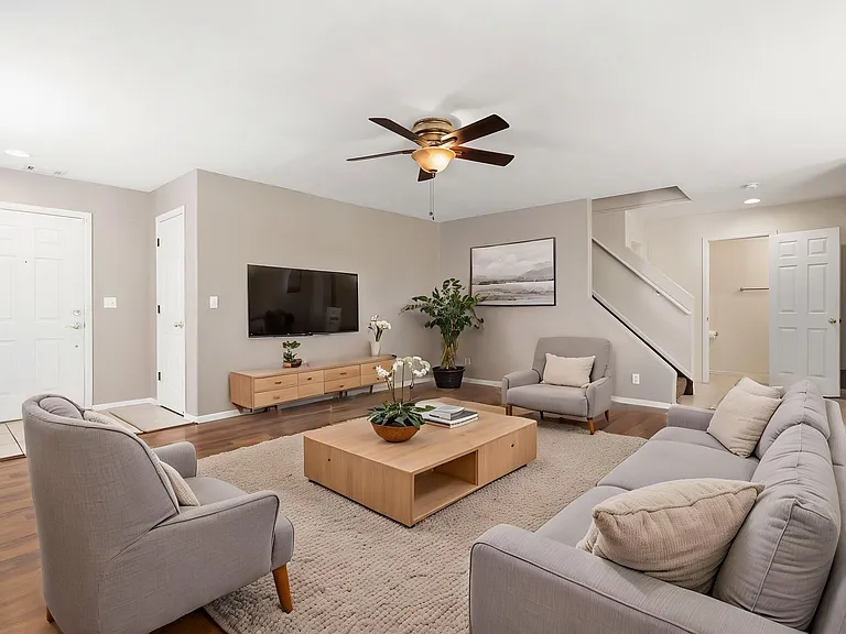 11114 York Way — Photo 2