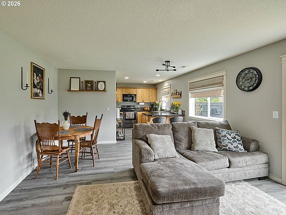 5th image of 1025 SE Millright Ave