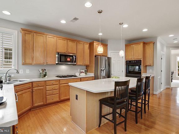 5th image of 43767 Carrleigh Ct