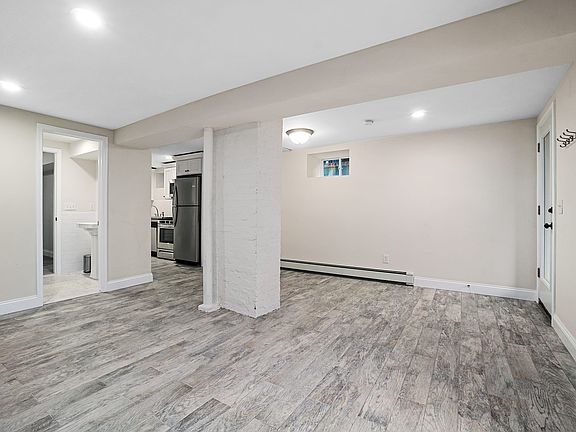 2nd image of 461 Warburton Ave