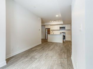 39 Farmstead Rd #111, Toronto, ON M2L2X2