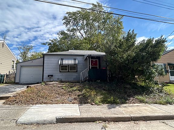 2nd image of 414 Plaza Ave