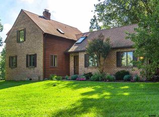6994 Jackson Dr, Seven Valleys, PA 17360