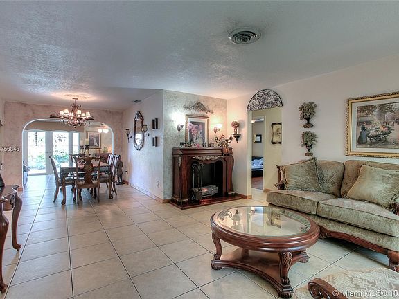 3rd image of 14325 Tabebuia Ln