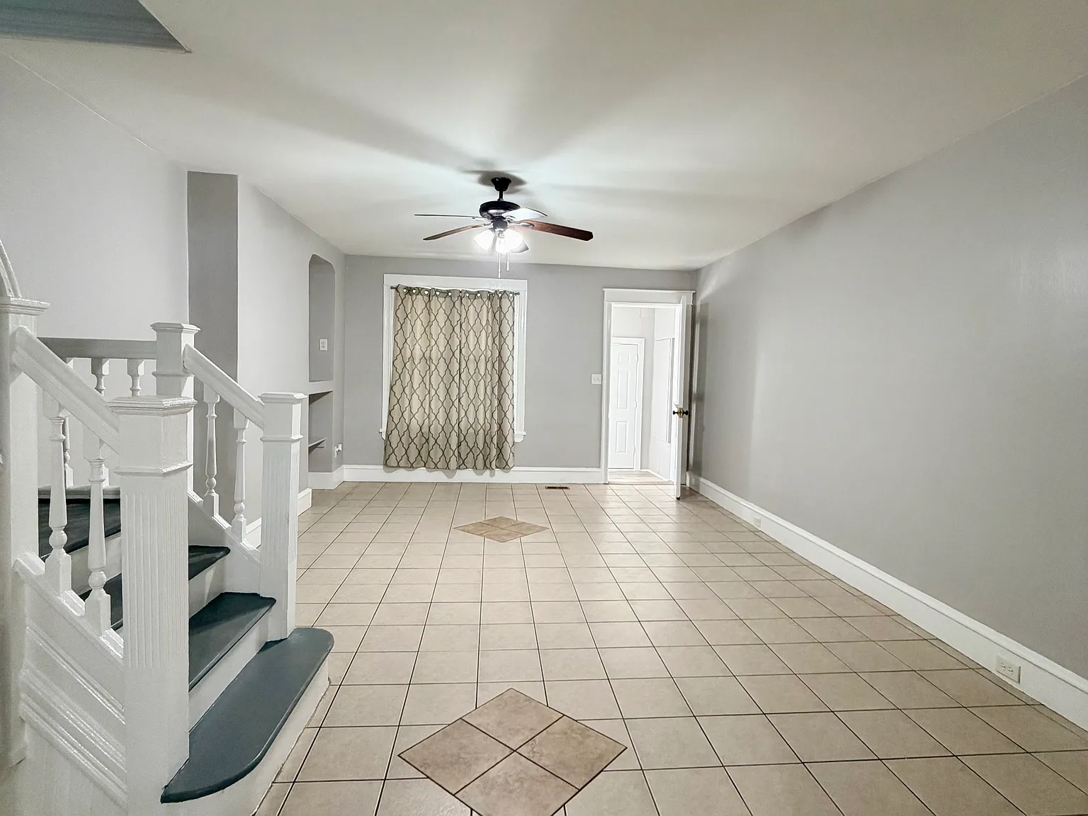Spacious 4-Bedroom Paschall Rental with Large Backyard — Photo 1