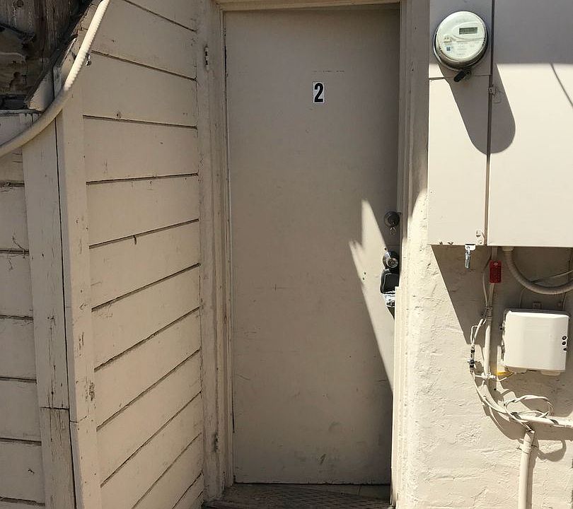 2nd image of 2916 E Monroe St #2